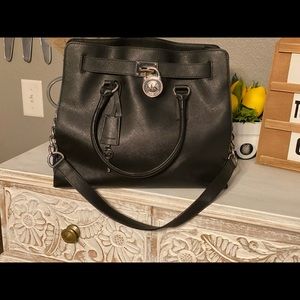 Mk purse in good condition